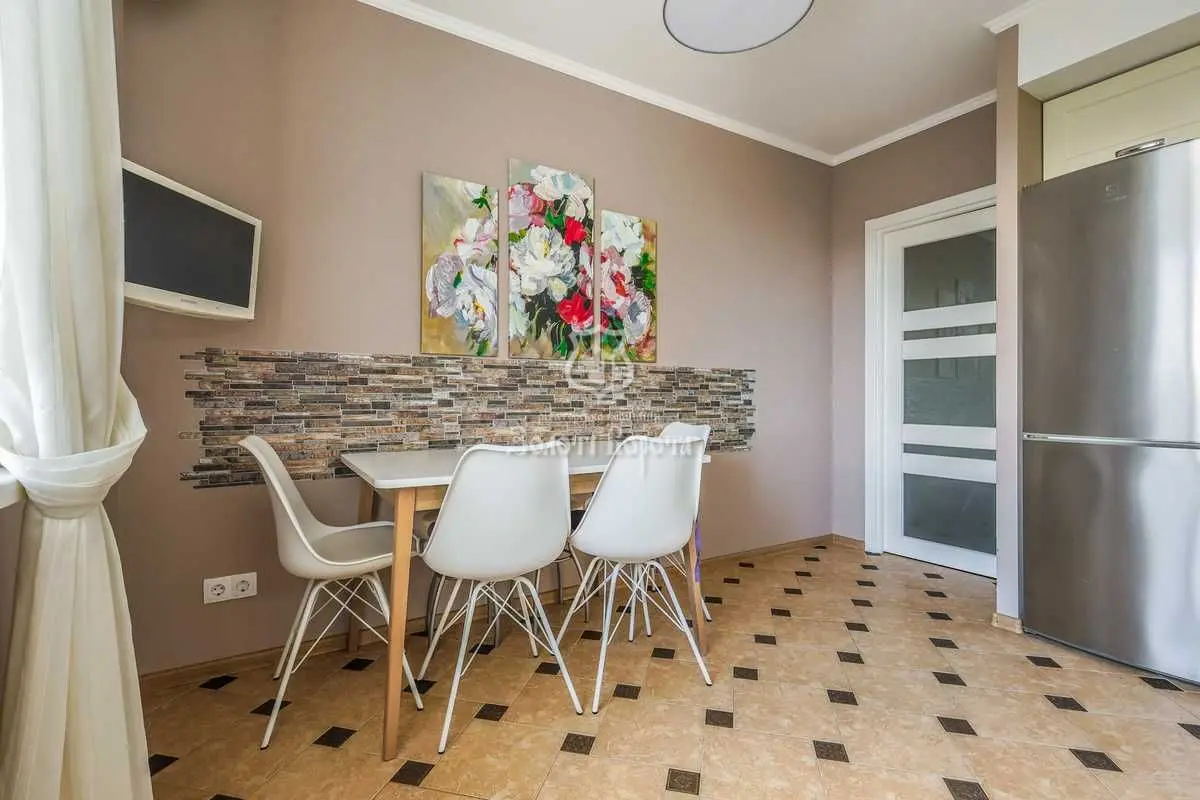 Фото Продаю 3 кімнатну квартиру, 100.1 кв. м, Гарматна вул.  Київ, ціна: 139000 USD, код 6948