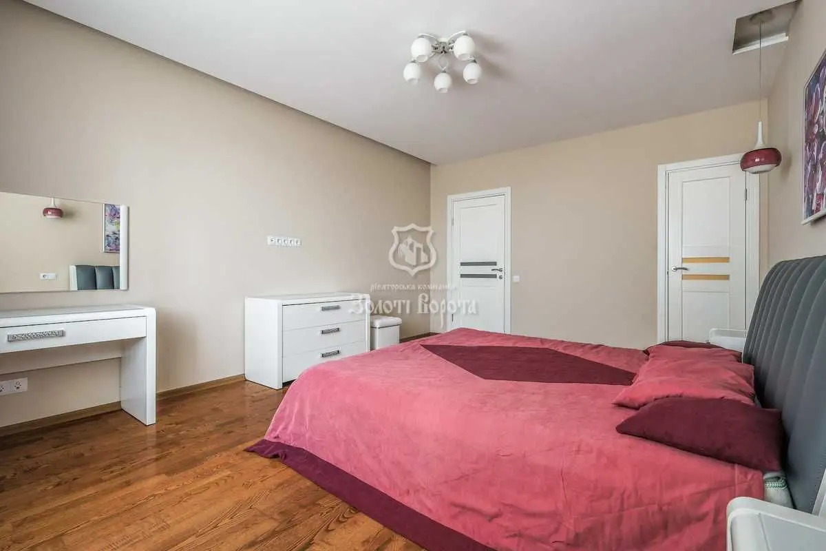 Фото Продаю 3 кімнатну квартиру, 100.1 кв. м, Гарматна вул.  Київ, ціна: 139000 USD, код 6948