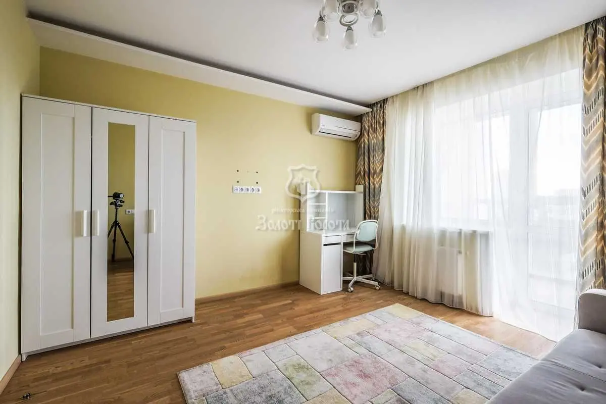 Фото Продаю 3 кімнатну квартиру, 100.1 кв. м, Гарматна вул.  Київ, ціна: 139000 USD, код 6948