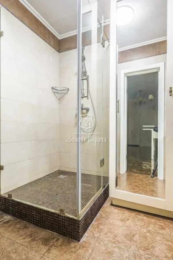 Фото Продаю 3 кімнатну квартиру, 100.1 кв. м, Гарматна вул.  Київ, ціна: 139000 USD, код 6948