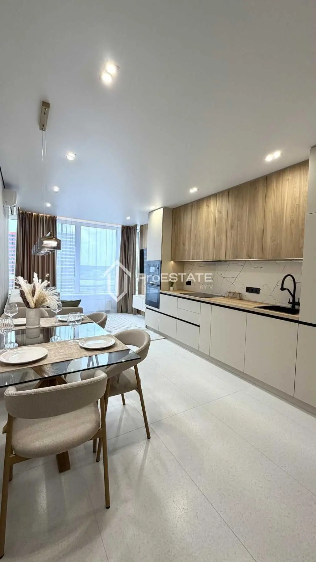 Фото Selling a 2-room apartment, 71 sq.m., Oleksandra Olesya street  Kyiv, price: 8142317 UAH, code 6955