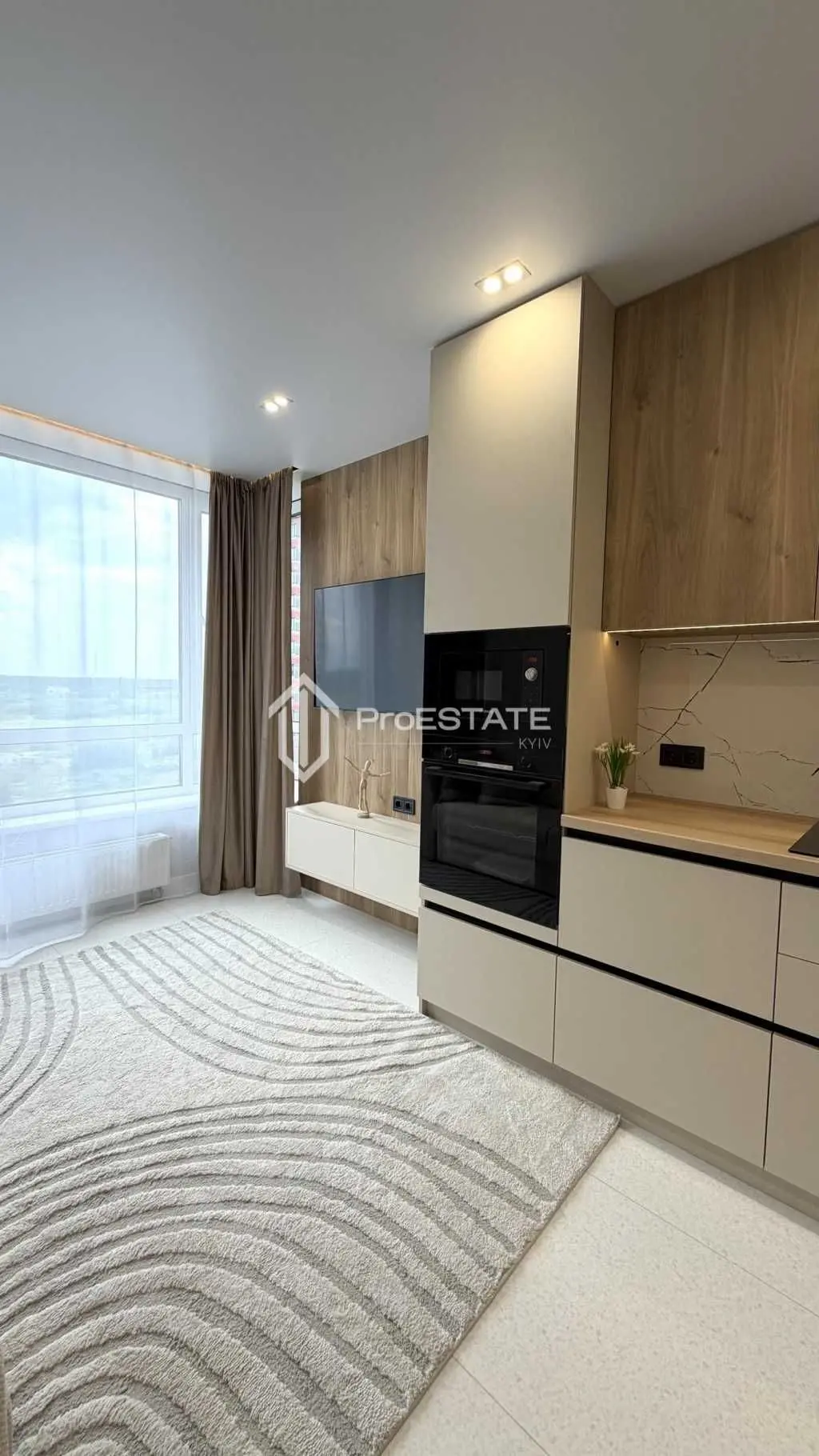 Фото Selling a 2-room apartment, 71 sq.m., Oleksandra Olesya street  Kyiv, price: 8142317 UAH, code 6955