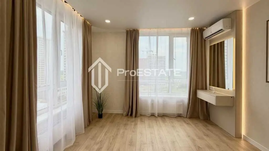 Фото Selling a 2-room apartment, 71 sq.m., Oleksandra Olesya street  Kyiv, price: 8142317 UAH, code 6955