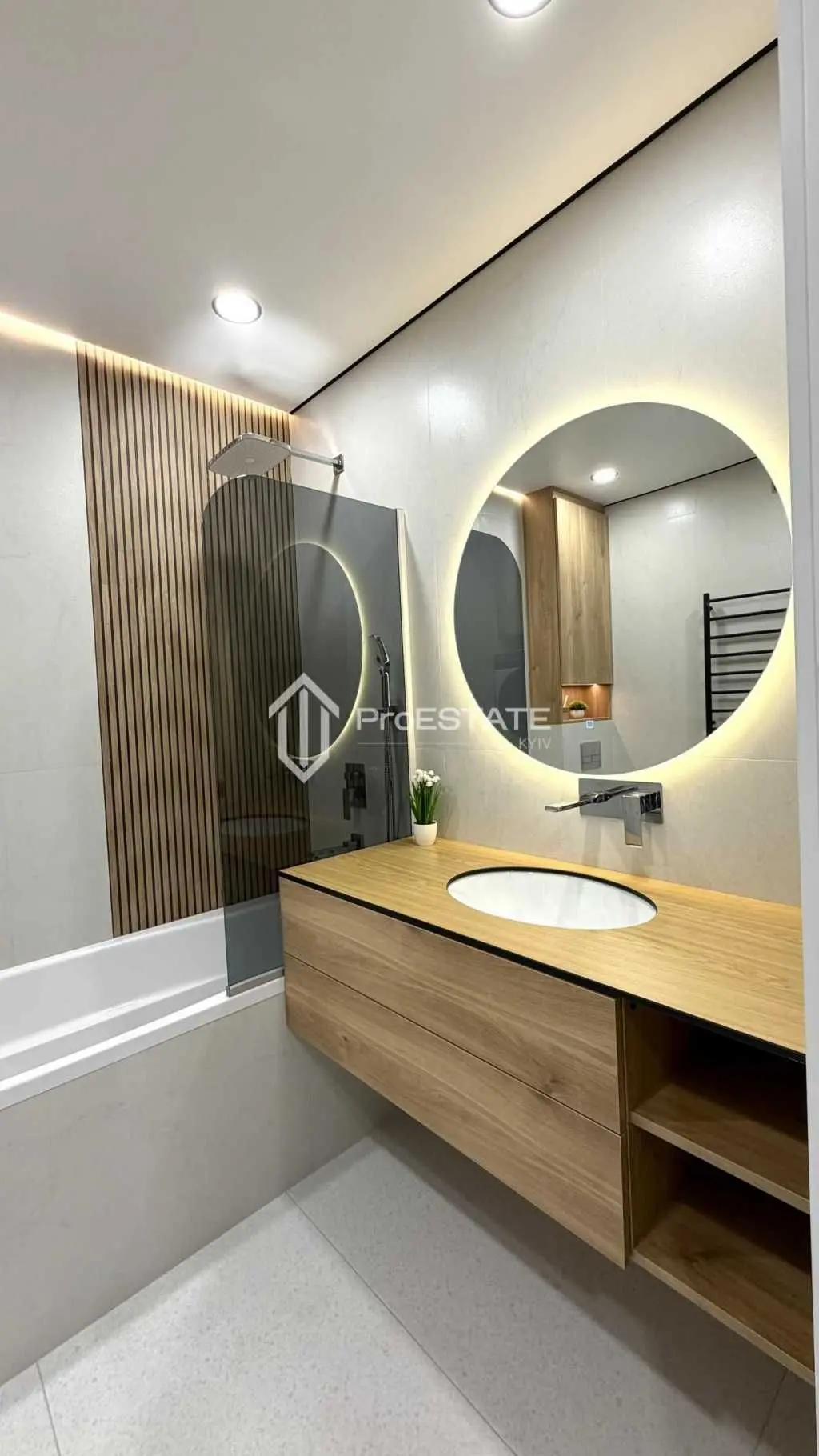 Фото Selling a 2-room apartment, 71 sq.m., Oleksandra Olesya street  Kyiv, price: 8142317 UAH, code 6955