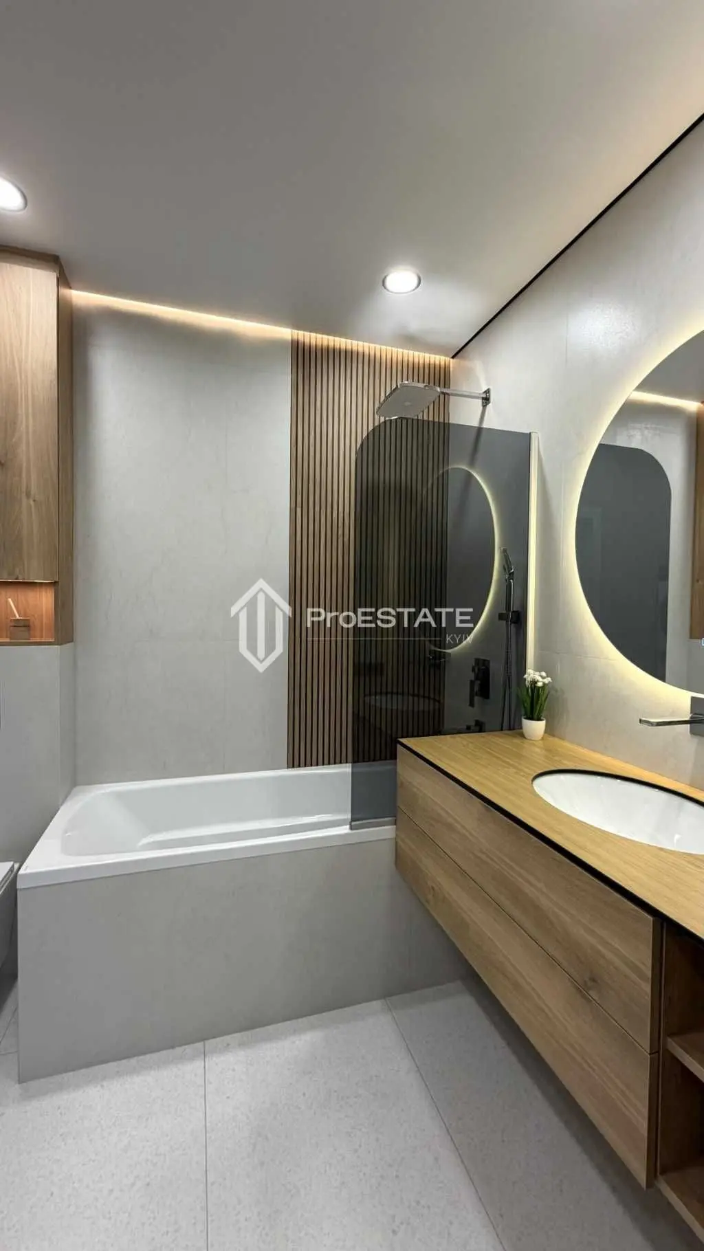Фото Selling a 2-room apartment, 71 sq.m., Oleksandra Olesya street  Kyiv, price: 8142317 UAH, code 6955