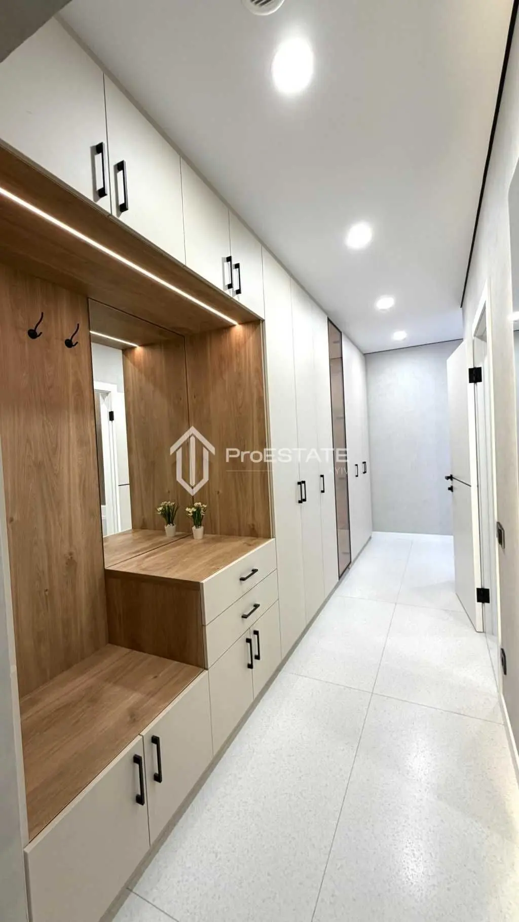 Фото Selling a 1-room apartment, 44 sq.m., Oleksandra Olesya street  Kyiv, price: 5405781 UAH, code 6956