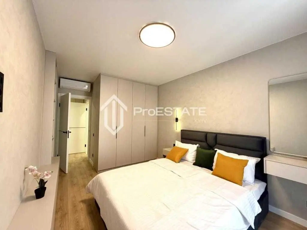Фото Selling a 1-room apartment, 44 sq.m., Vsevoloda Zmiyenka street  Kyiv, price: 5271197 UAH, code 6957