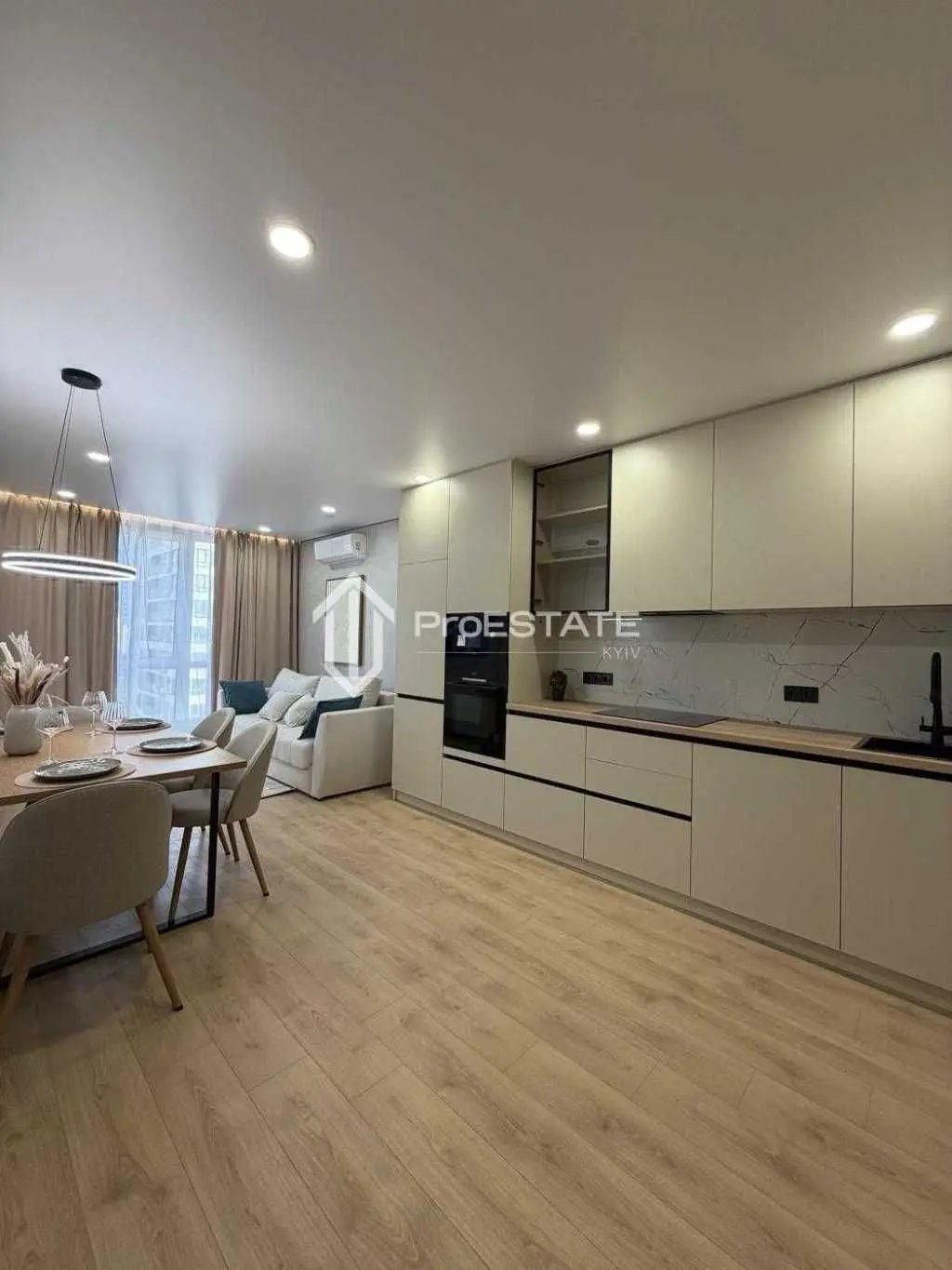 Фото Selling a 1-room apartment, 44 sq.m., Vsevoloda Zmiyenka street  Kyiv, price: 5271197 UAH, code 6957