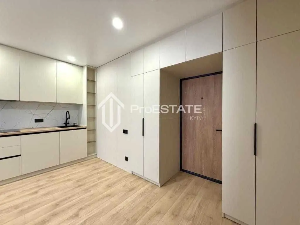 Фото Selling a 1-room apartment, 44 sq.m., Vsevoloda Zmiyenka street  Kyiv, price: 5271197 UAH, code 6957