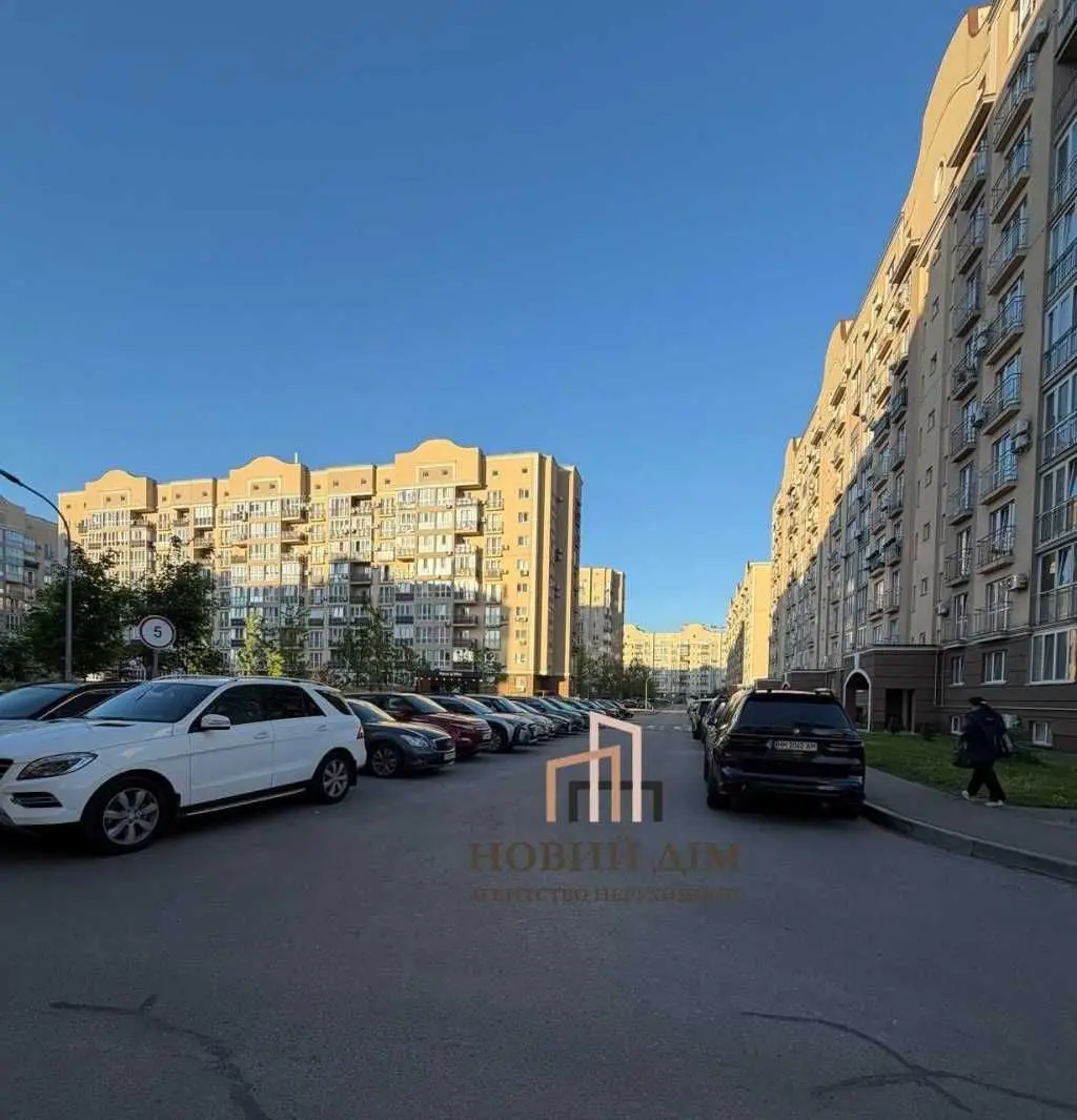 Фото Selling a 1-room apartment, 50.8 sq.m., Metrolohichna Street  Kyiv, price: 96000 USD, code 6972