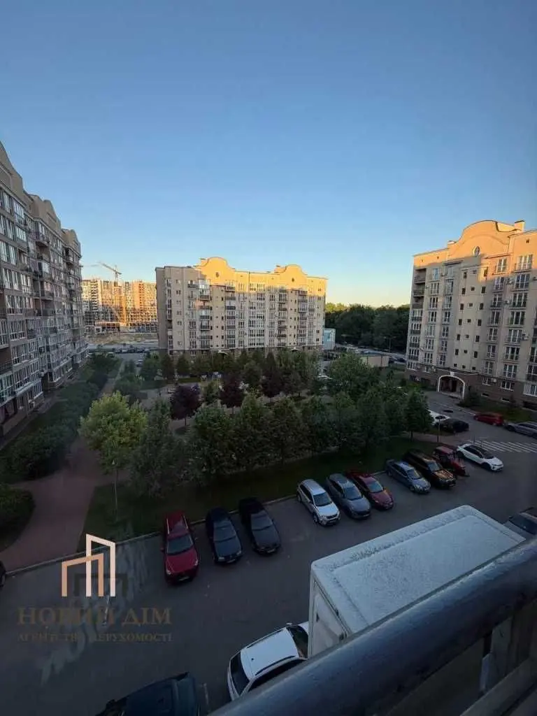Фото Selling a 1-room apartment, 50.8 sq.m., Metrolohichna Street  Kyiv, price: 96000 USD, code 6972