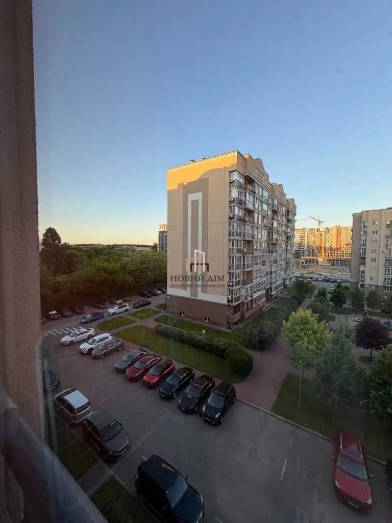Фото Selling a 1-room apartment, 50.8 sq.m., Metrolohichna Street  Kyiv, price: 96000 USD, code 6972