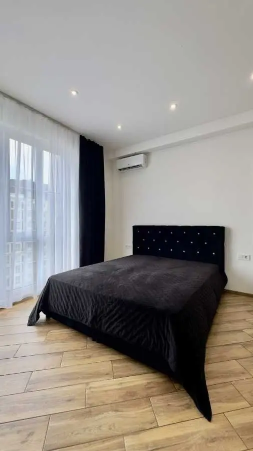 Фото Продаю 1 кімнатну квартиру, 39 кв. м, Михайла Максимовича вул. (Онуфрія Трутенка) 26б Київ, ціна: 85000 USD, код 6980