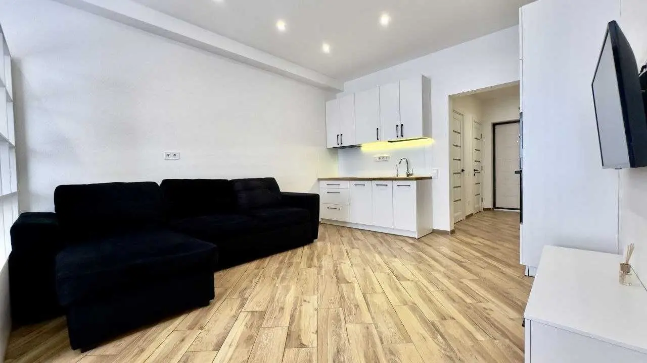 Фото Продаю 1 кімнатну квартиру, 39 кв. м, Михайла Максимовича вул. (Онуфрія Трутенка) 26б Київ, ціна: 85000 USD, код 6980