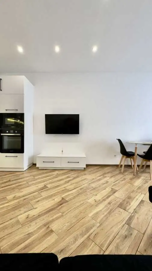 Фото Продаю 1 кімнатну квартиру, 39 кв. м, Михайла Максимовича вул. (Онуфрія Трутенка) 26б Київ, ціна: 85000 USD, код 6980