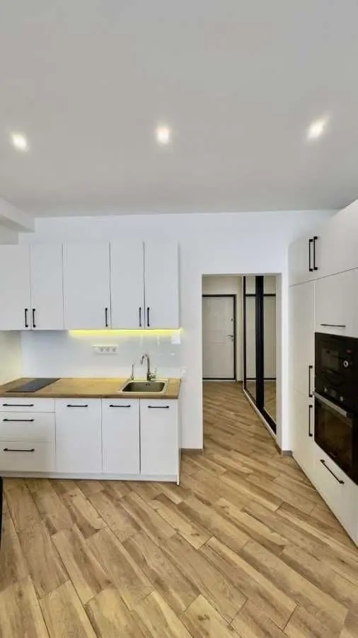 Фото Продаю 1 кімнатну квартиру, 39 кв. м, Михайла Максимовича вул. (Онуфрія Трутенка) 26б Київ, ціна: 85000 USD, код 6980