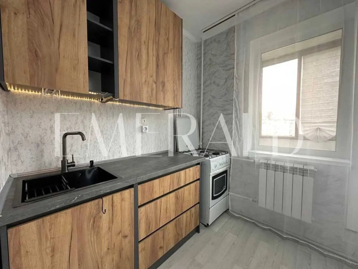 Фото Продаю 1 кімнатну квартиру, 38.6 кв. м, Володимира Дурдуківського вул. (Бонч-Бруєвича)  Київ, ціна: 45990 USD, код 6983