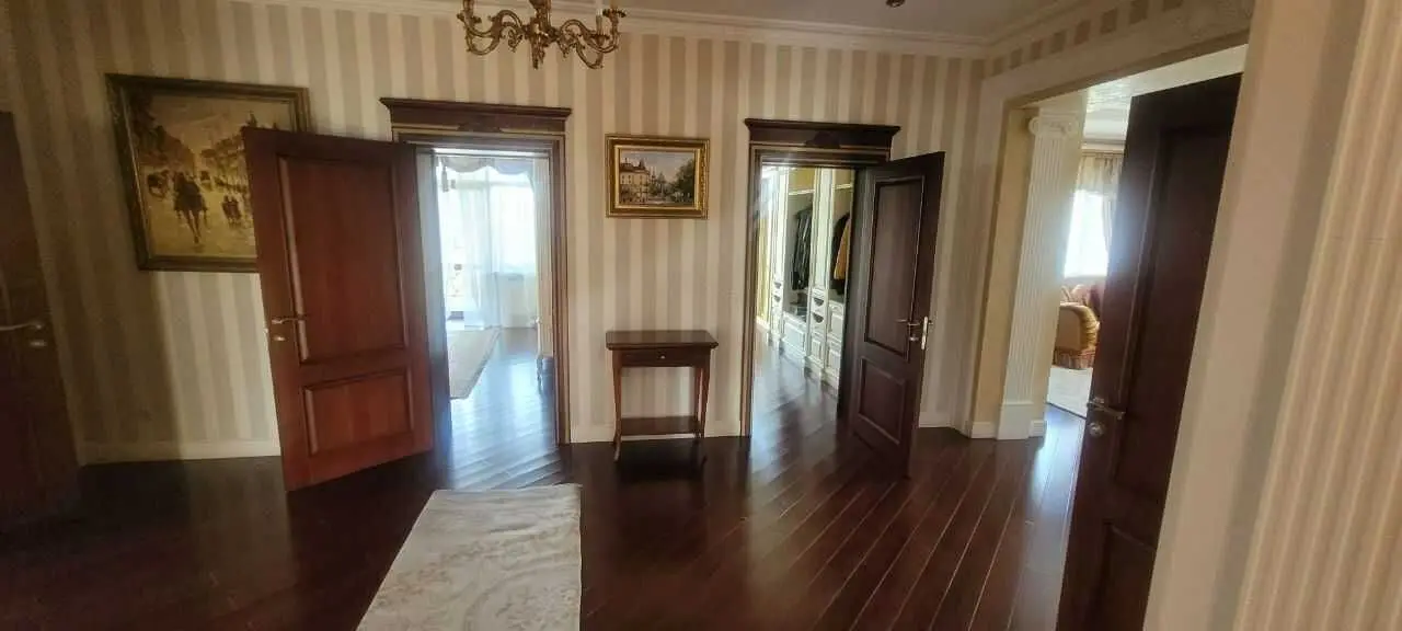 Фото Selling a house, 550 sq.m., Lisna Street  Kyiv, price: 1100000 USD, code 6996