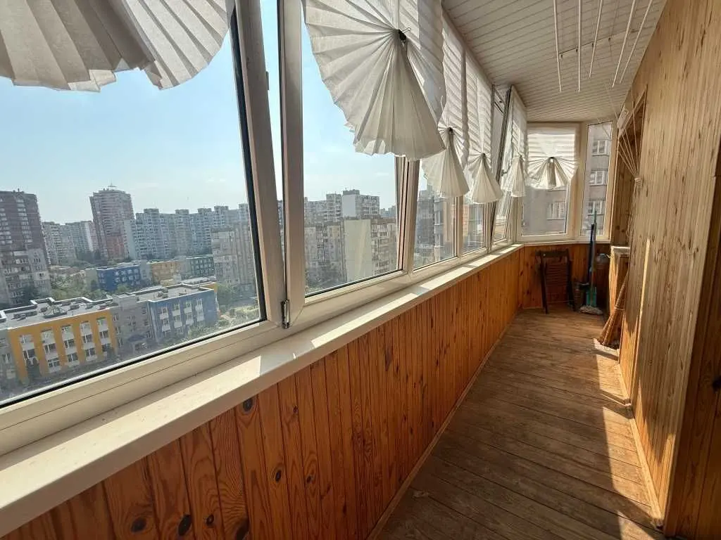 Фото Selling a 1-room apartment, 57 sq.m., Sribnokilska Street 24 Kyiv, price: 80000 USD, code 6997