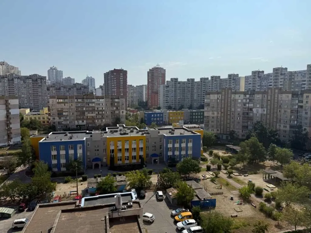 Фото Selling a 1-room apartment, 57 sq.m., Sribnokilska Street 24 Kyiv, price: 80000 USD, code 6997