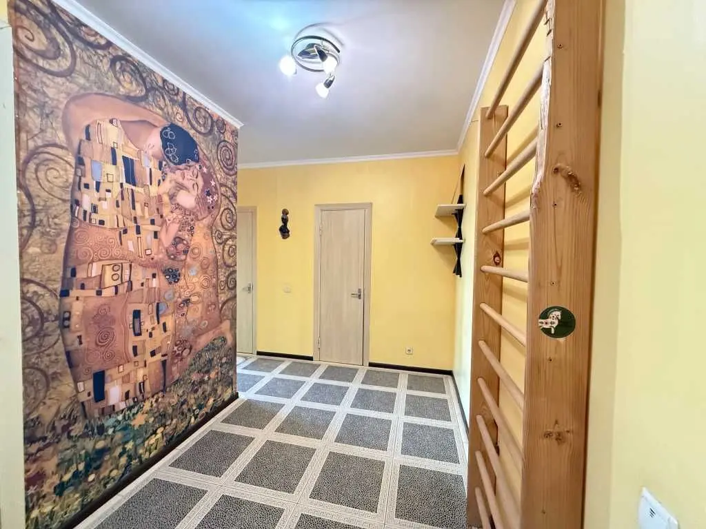 Фото Selling a 1-room apartment, 57 sq.m., Sribnokilska Street 24 Kyiv, price: 80000 USD, code 6997