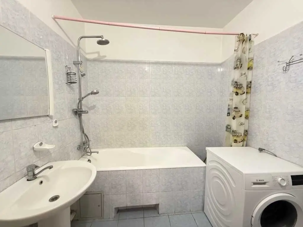 Фото Selling a 1-room apartment, 57 sq.m., Sribnokilska Street 24 Kyiv, price: 80000 USD, code 6997