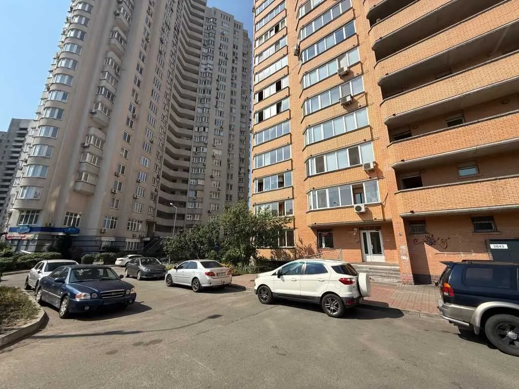 Фото Selling a 1-room apartment, 57 sq.m., Sribnokilska Street 24 Kyiv, price: 80000 USD, code 6997