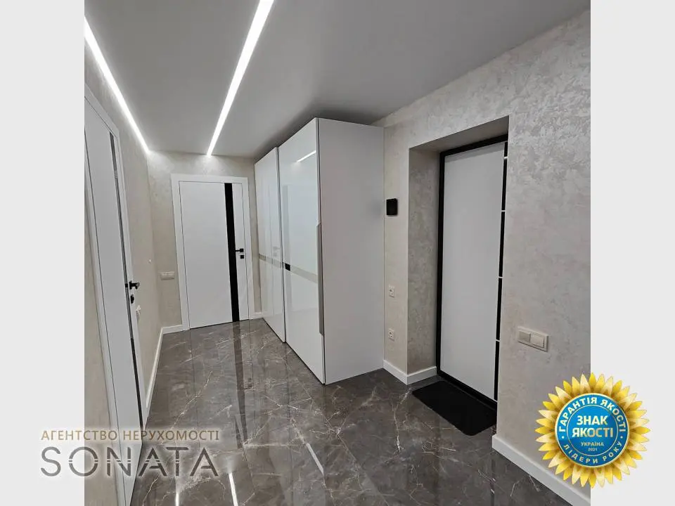 Фото Selling a 2-room apartment, 66 sq.m., Smilianska Street  Cherkasy, price: 118000 $, code 7004