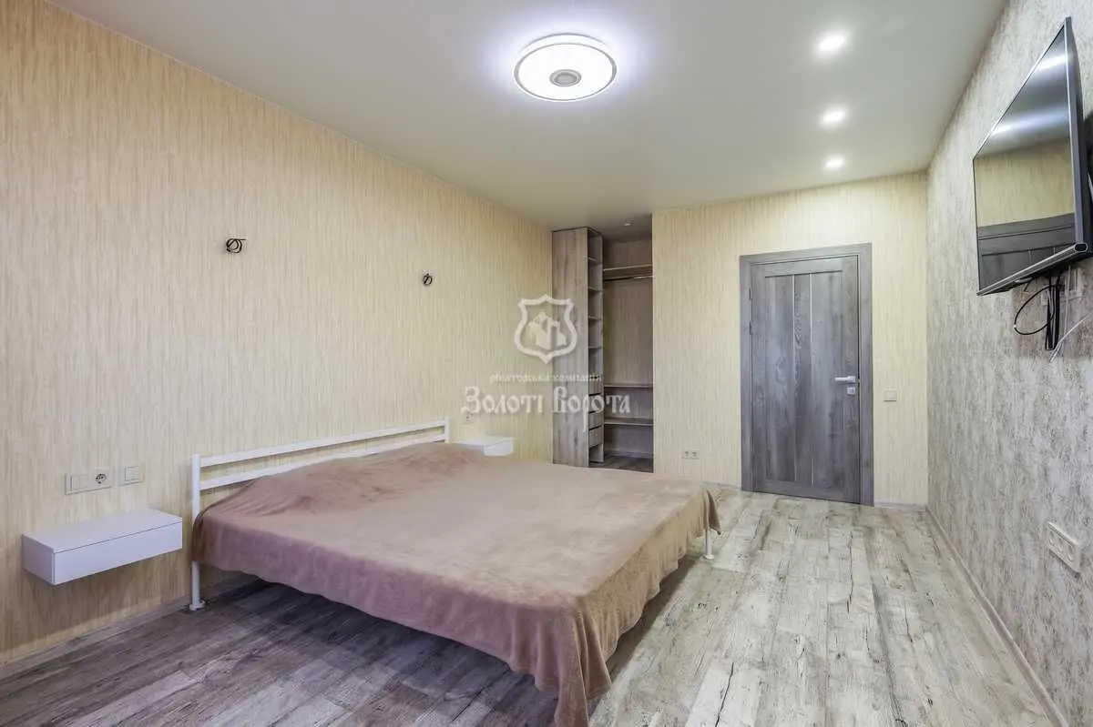 Фото Selling a 1-room apartment, 44 sq.m., Kyivska Street 247 Brovary, price: 52000 USD, code 7008