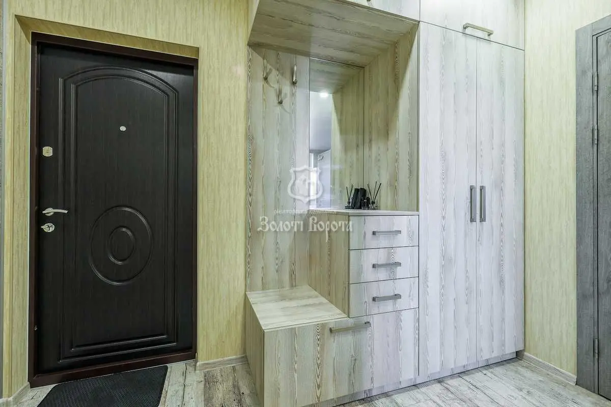 Фото Selling a 1-room apartment, 44 sq.m., Kyivska Street 247 Brovary, price: 52000 USD, code 7008