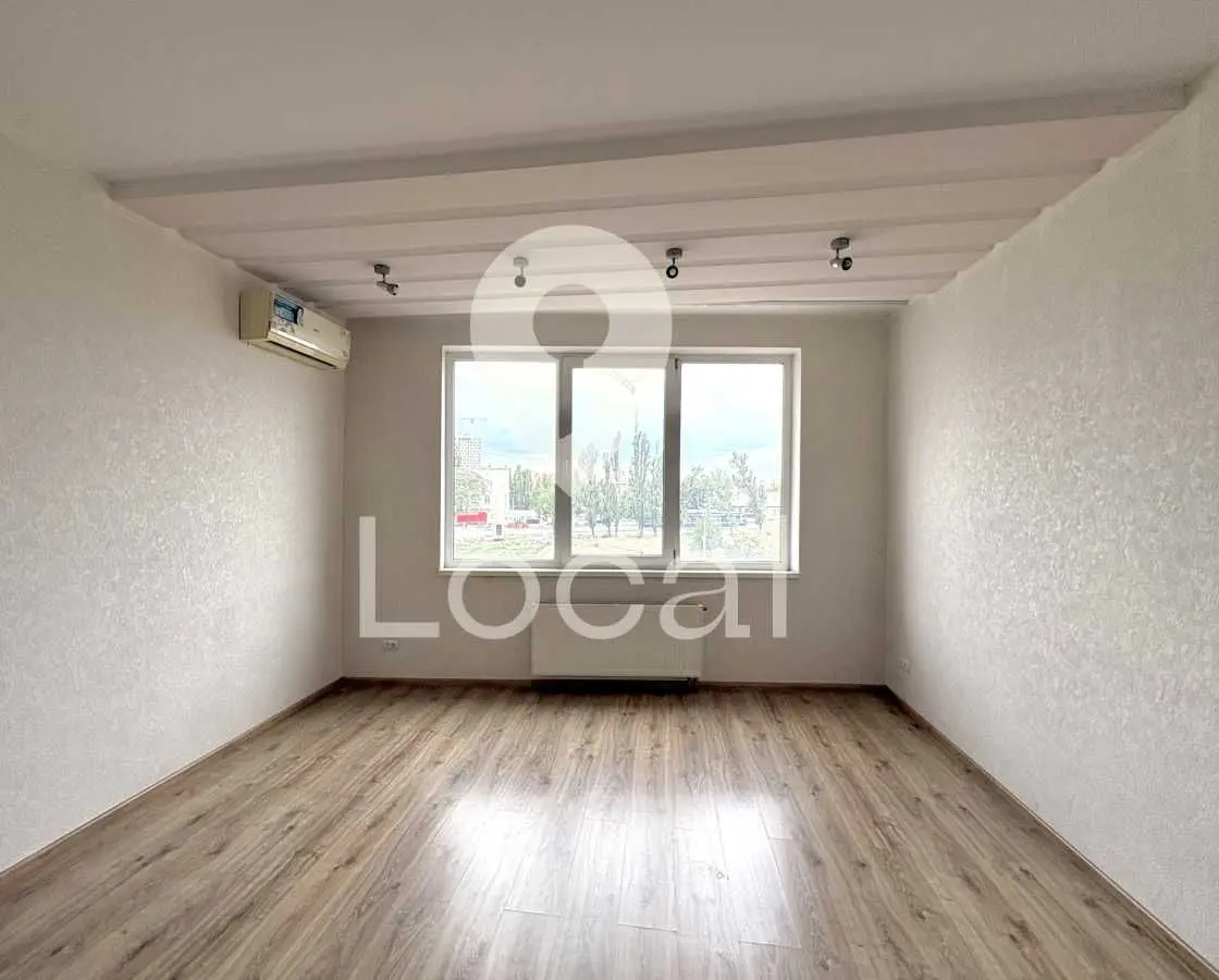 Фото Selling a 2-room apartment, 84.5 sq.m., Kharkivske Road  Kyiv, price: 82000 USD, code 7013