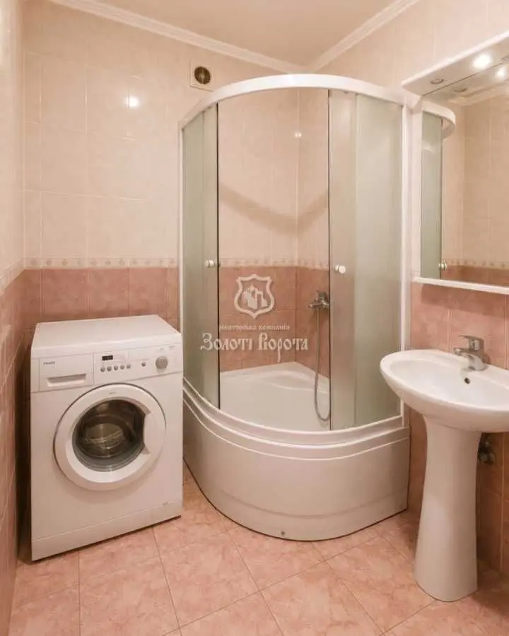 Фото Selling a 2-room apartment, 42 sq.m., Vokzalna street 21 Hlevakha, price: 42000 USD, code 7017