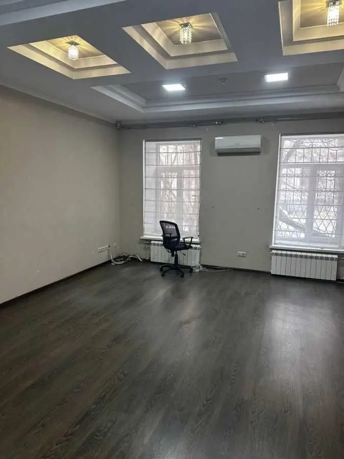 Фото Продаю офис, 1450 кв. м, Ярославов Вал ул. 29б Киев, цена: 3000000 USD, код 7018