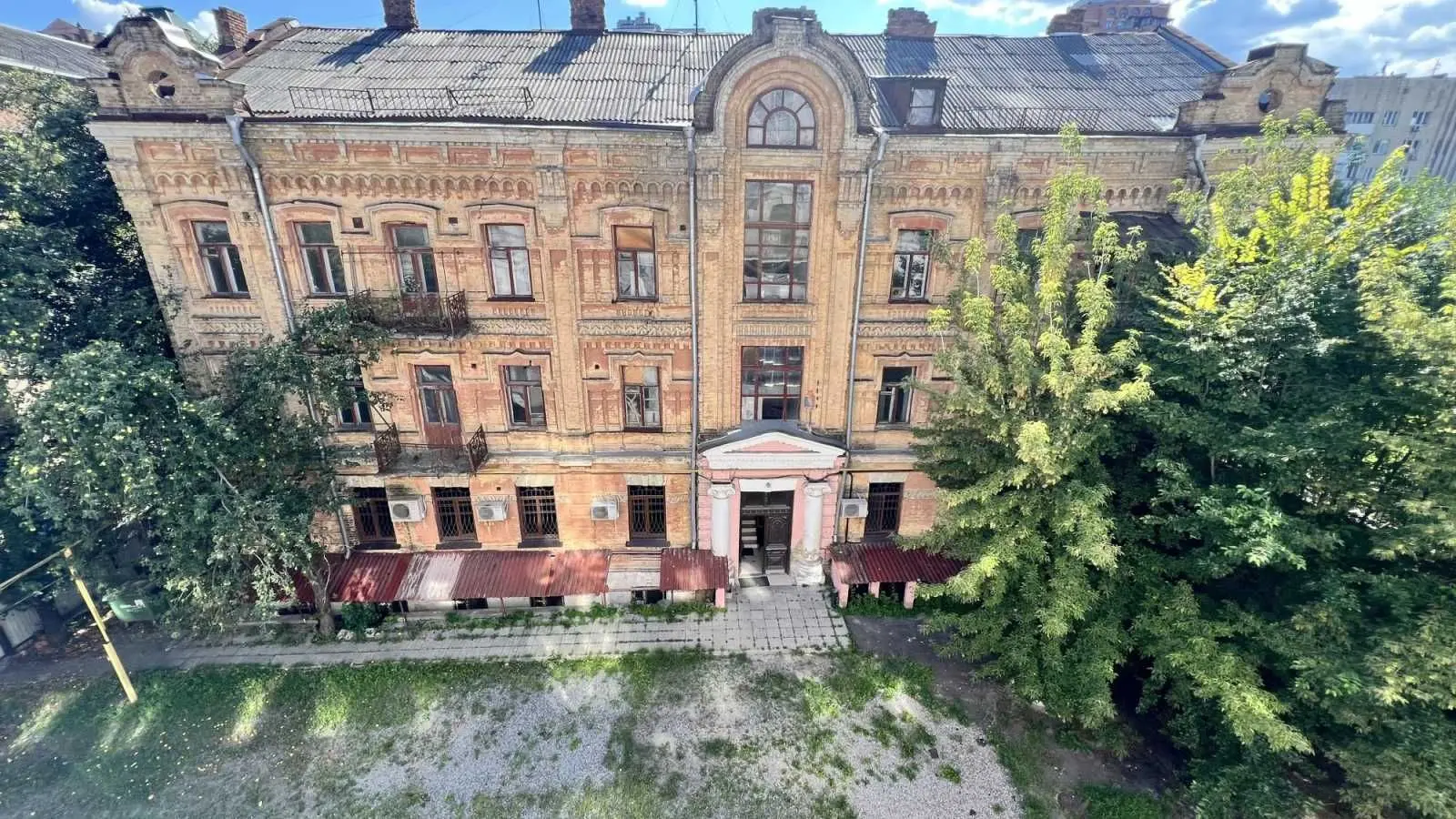 Фото Продаю офис, 1450 кв. м, Ярославов Вал ул. 29б Киев, цена: 3000000 USD, код 7018