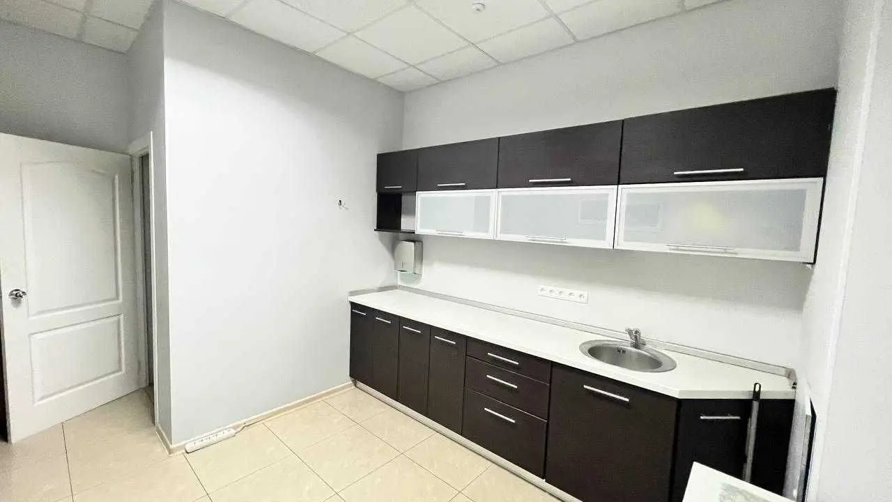 Фото Rent an office, Yevhena Konovaltsia Street (Schorsa Street) 32г Kyiv for long-term rent, price: 2100 USD, code 7019