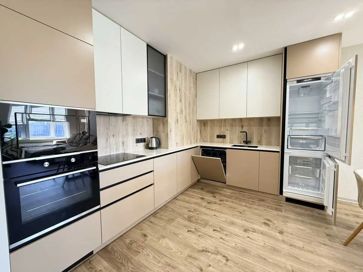 Фото Selling a 2-room apartment, 74.9 sq.m., Dniprovska Embarkment 16д Kyiv, price: 213000 USD, code 7031