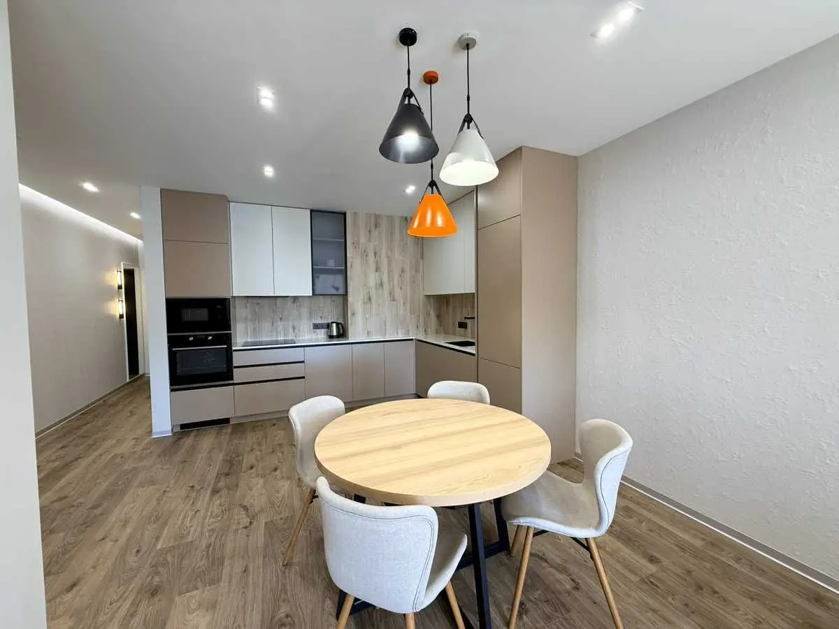 Фото Selling a 2-room apartment, 74.9 sq.m., Dniprovska Embarkment 16д Kyiv, price: 213000 USD, code 7031