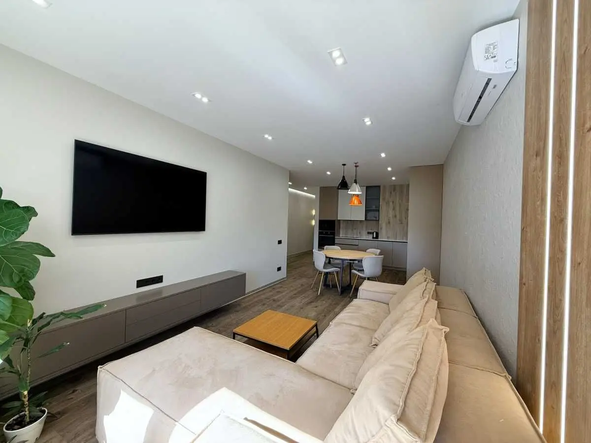 Фото Selling a 2-room apartment, 74.9 sq.m., Dniprovska Embarkment 16д Kyiv, price: 213000 USD, code 7031