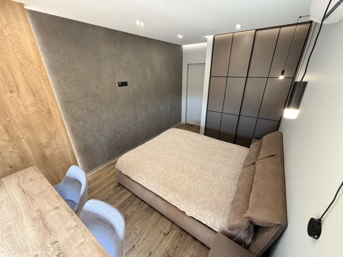 Фото Selling a 2-room apartment, 74.9 sq.m., Dniprovska Embarkment 16д Kyiv, price: 213000 USD, code 7031