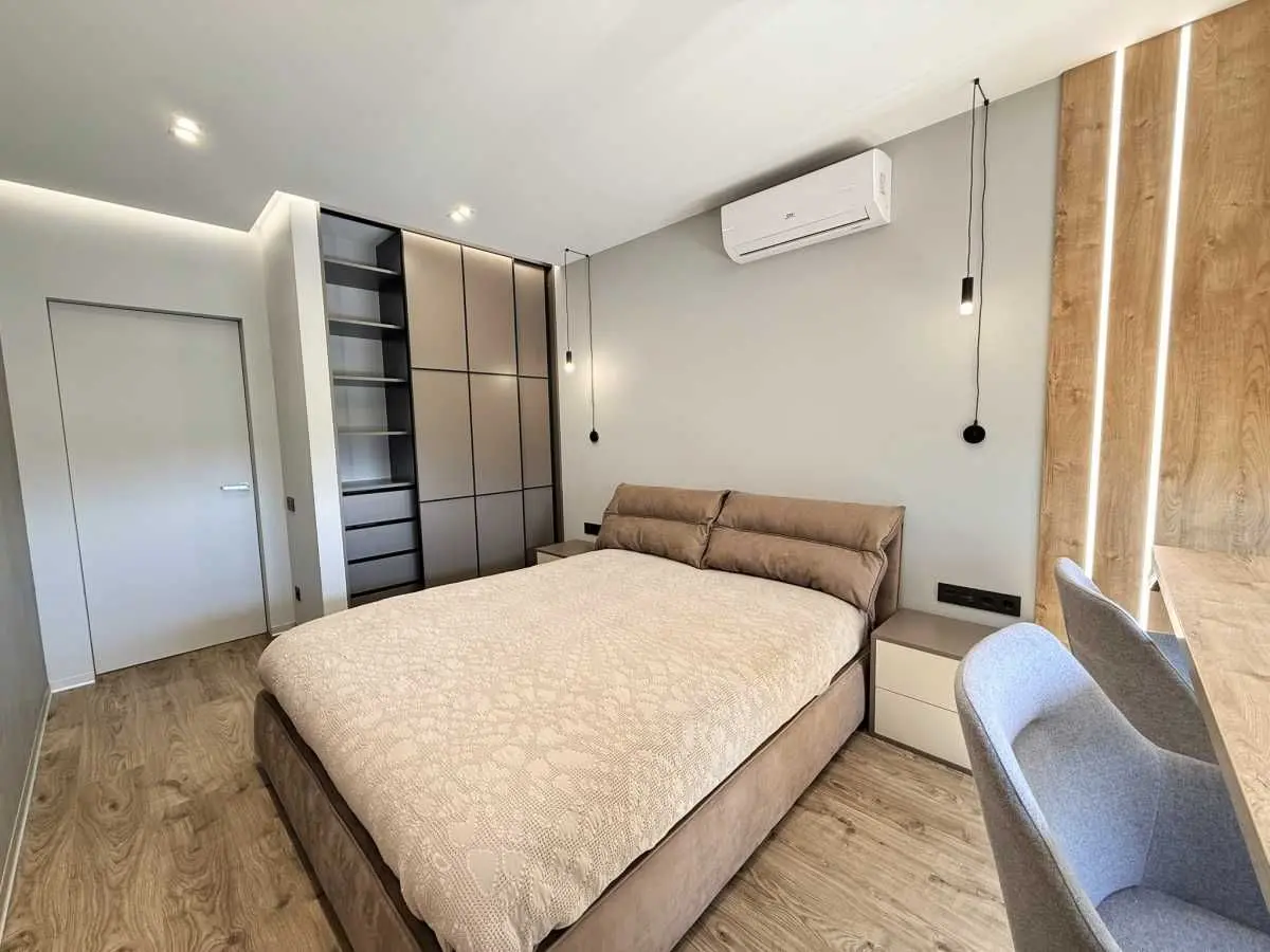 Фото Selling a 2-room apartment, 74.9 sq.m., Dniprovska Embarkment 16д Kyiv, price: 213000 USD, code 7031