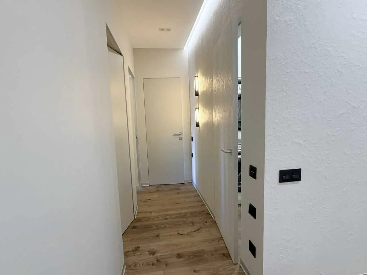 Фото Selling a 2-room apartment, 74.9 sq.m., Dniprovska Embarkment 16д Kyiv, price: 213000 USD, code 7031