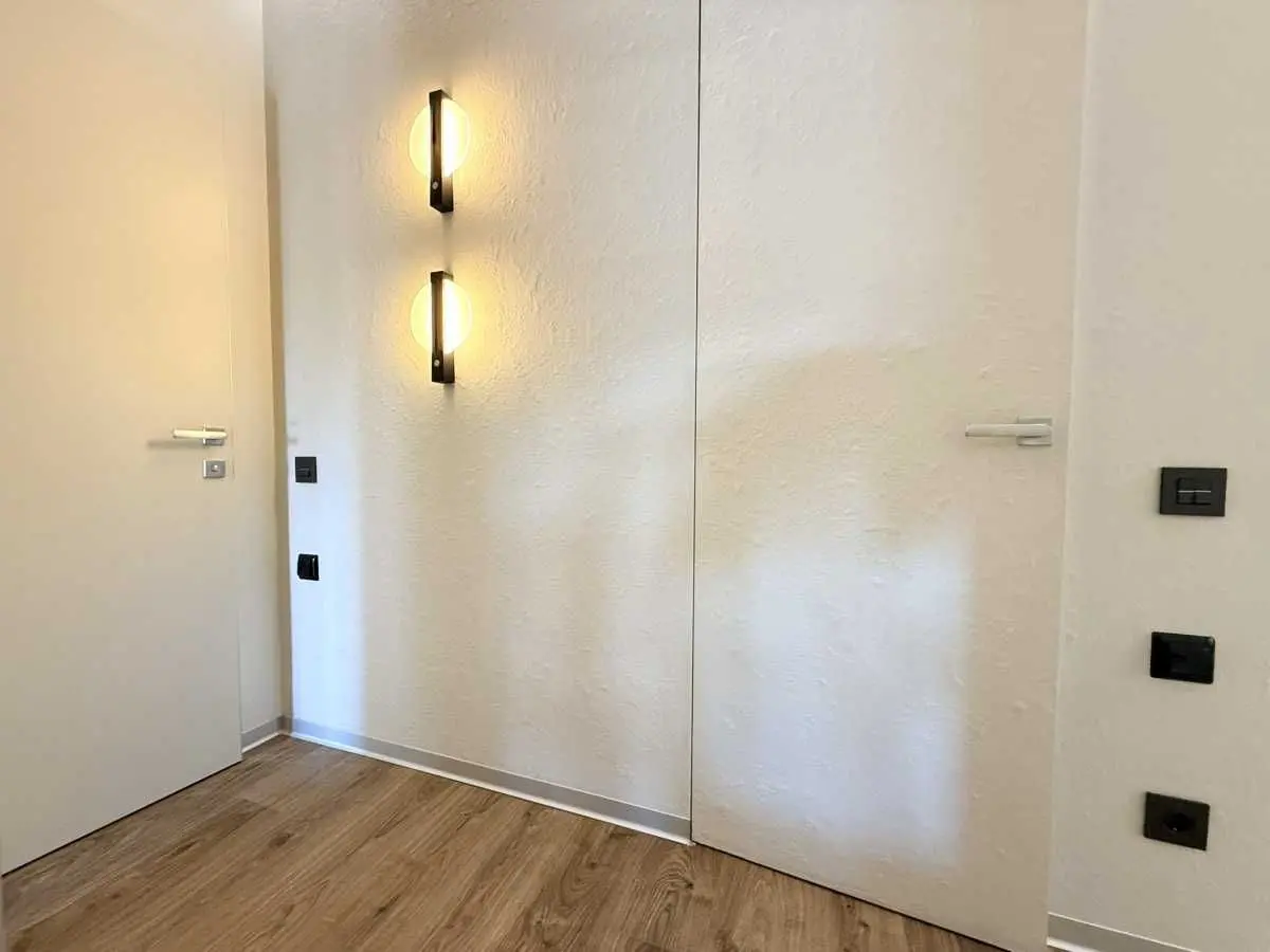 Фото Selling a 2-room apartment, 74.9 sq.m., Dniprovska Embarkment 16д Kyiv, price: 213000 USD, code 7031