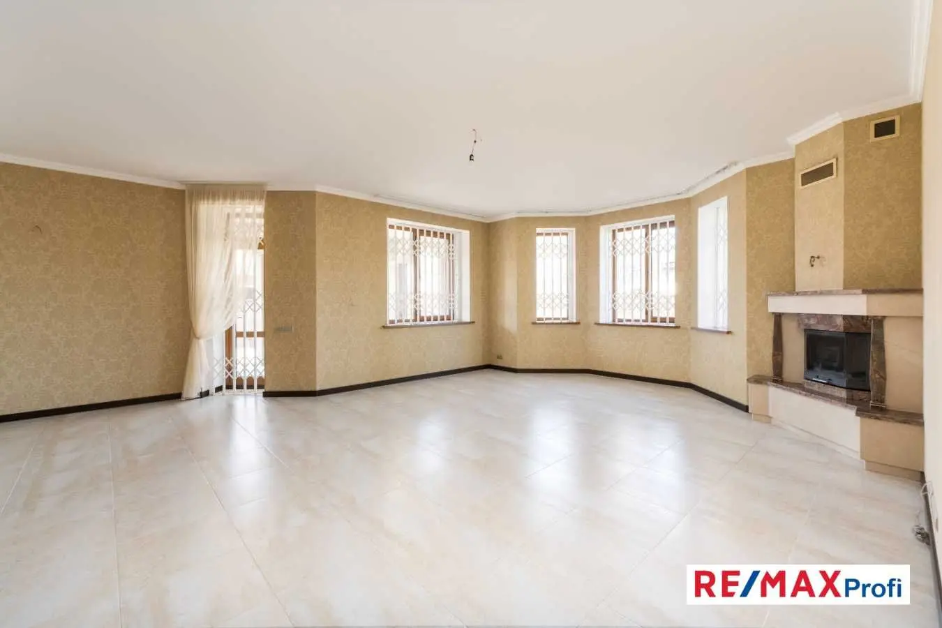 Фото Продаю дом, 260 кв. м, Хотов, цена: 450000 USD, код 7035