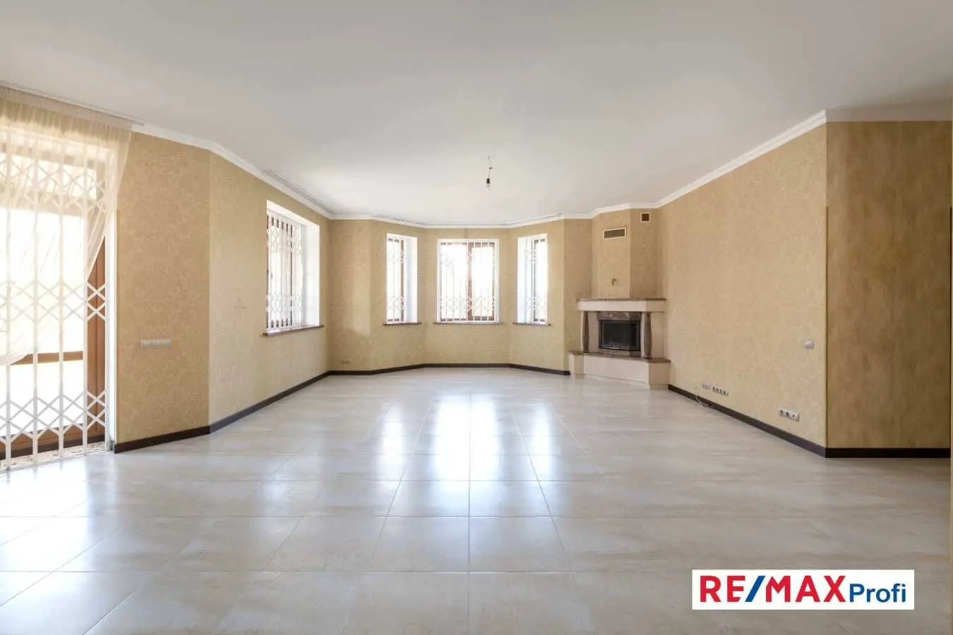 Фото Продаю дом, 260 кв. м, Хотов, цена: 450000 USD, код 7035