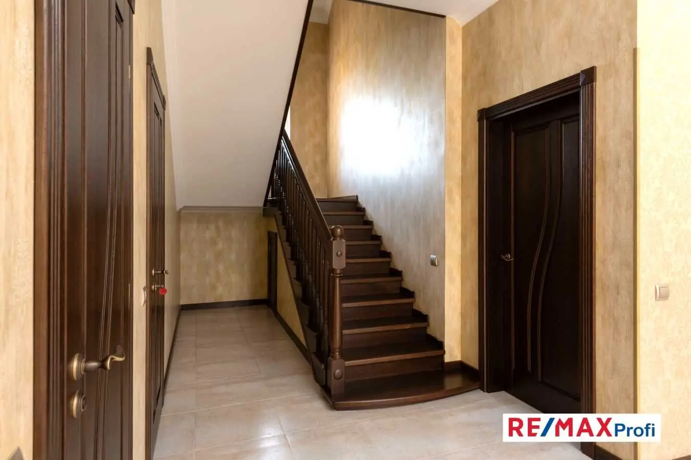 Фото Продаю дом, 260 кв. м, Хотов, цена: 450000 USD, код 7035