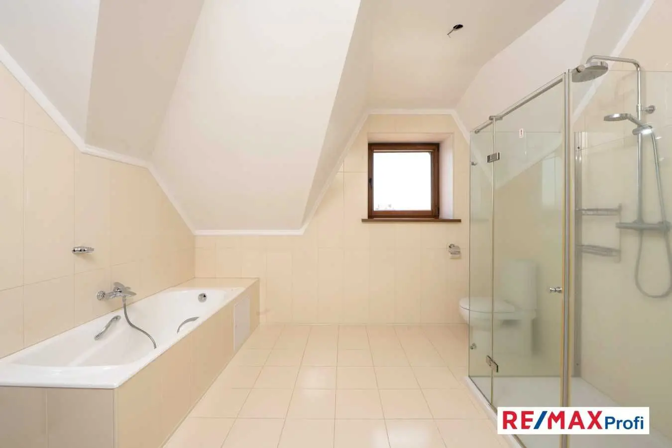 Фото Продаю дом, 260 кв. м, Хотов, цена: 450000 USD, код 7035