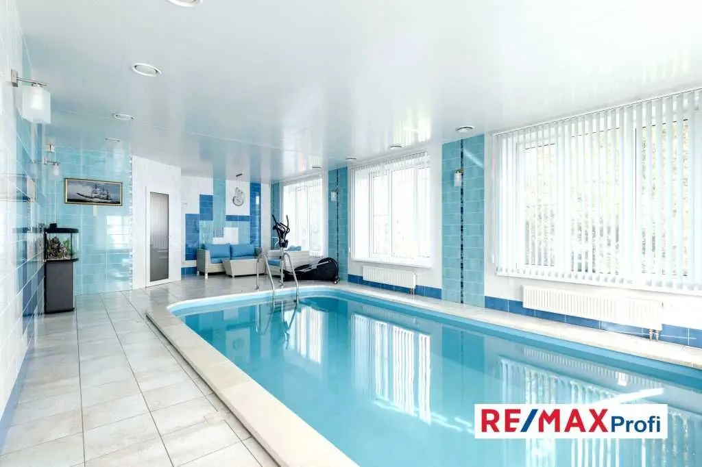 Фото Продаю дом, 450 кв. м, Образования ул.  Глеваха, цена: 350000 USD, код 7036