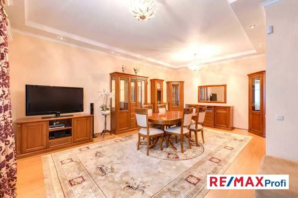 Фото Продаю дом, 450 кв. м, Образования ул.  Глеваха, цена: 350000 USD, код 7036