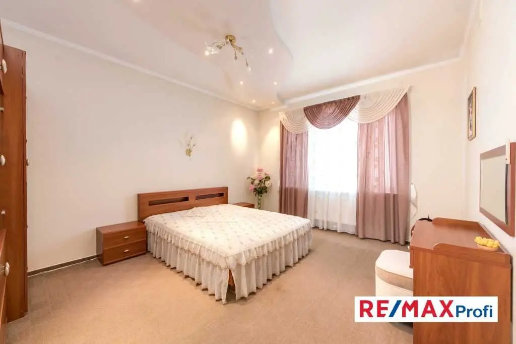 Фото Продаю дом, 450 кв. м, Образования ул.  Глеваха, цена: 350000 USD, код 7036