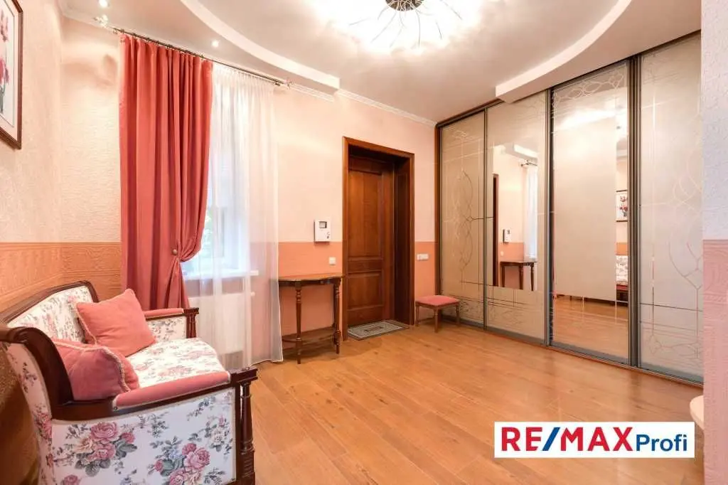 Фото Продаю дом, 450 кв. м, Образования ул.  Глеваха, цена: 350000 USD, код 7036